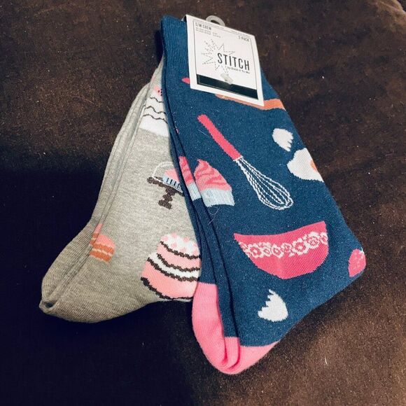 2 Pairs Sock It To Me Stitch Socks Navy Grey Baking Theme Kitchen Cake Pie - Picture 2 of 4
